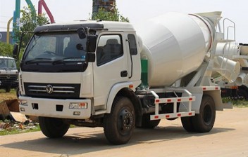 東風御虎5方攪拌車