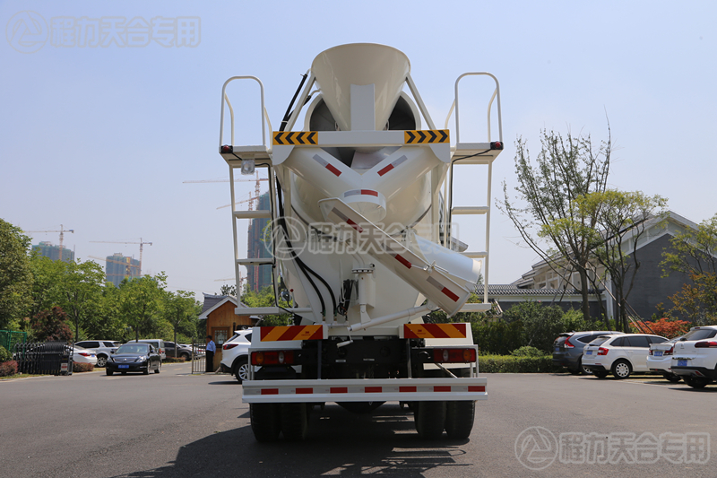 福田3方攪拌車