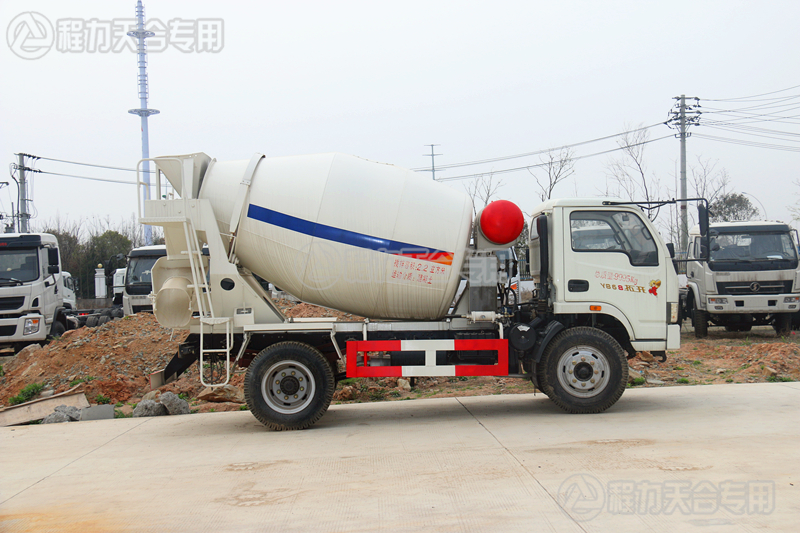 躍進攪拌車