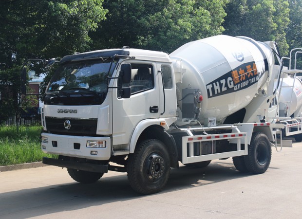 東風6方攪拌車    B07