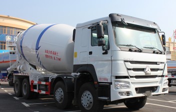 重汽豪沃20方攪拌車