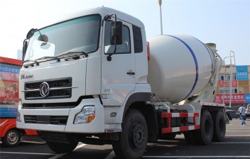 東風(fēng)15方攪拌車