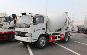 躍進2方隧道攪拌車