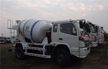 福田時代4方水泥攪拌車
