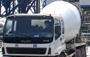 五十鈴攪拌車圖片