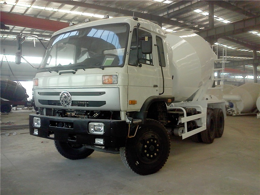 東風(fēng)攪拌車展示圖2