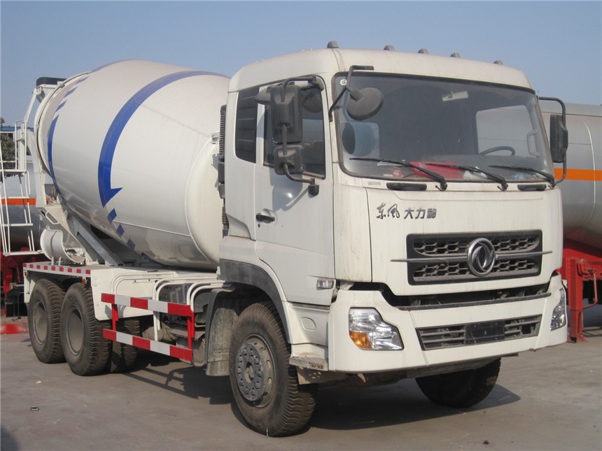 東風(fēng)攪拌車展示圖3